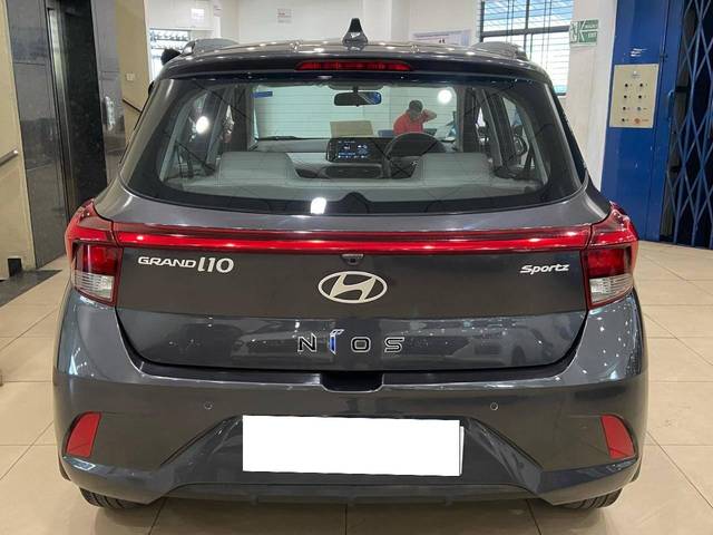 https://images10.gaadi.com/usedcar_image/4405703/original/processed_0efbe89210408622e66d01397fc96f50.jpg?imwidth=6402