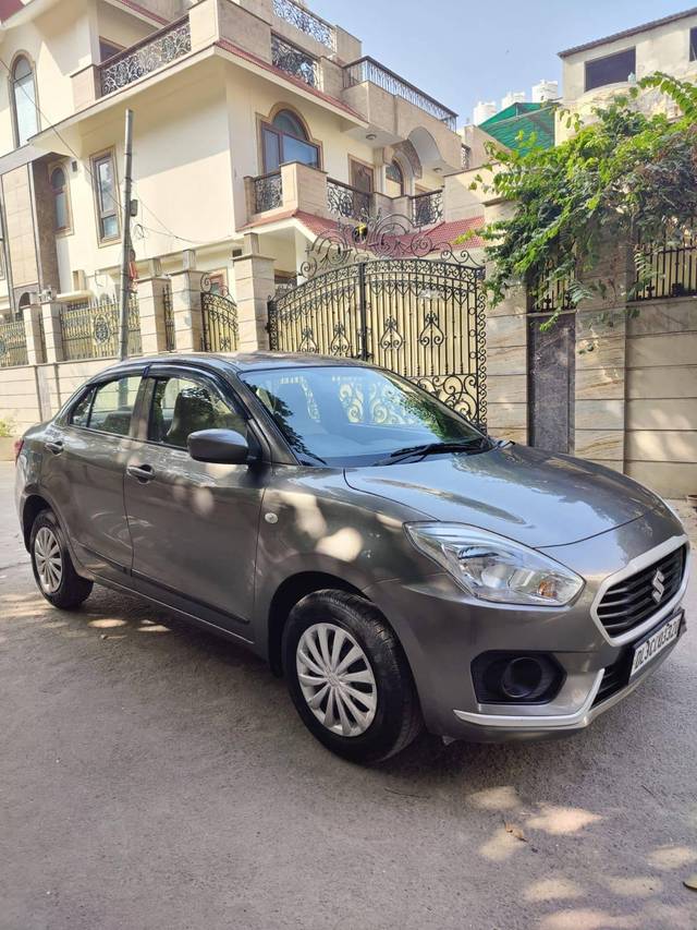 https://images10.gaadi.com/usedcar_image/4405737/original/processed_ba537b01286221d9f4980660e4d4c778.jpg?imwidth=6402