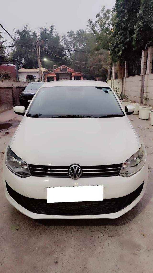 https://images10.gaadi.com/usedcar_image/4405745/original/processed_6a8af3d19a6408d2d3b6e9f10d1ded9b.jpg?imwidth=6402