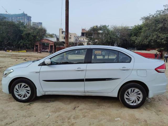 https://images10.gaadi.com/usedcar_image/4405752/original/processed_4669871f27276987c2c4cb518a2a60fb.jpg?imwidth=6402