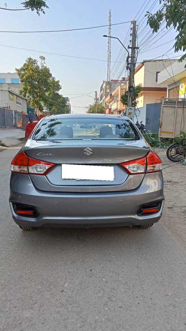 https://images10.gaadi.com/usedcar_image/4405818/original/processed_b2dd9e139bf152bacd41c3a96bb0b069.jpg?imwidth=6402