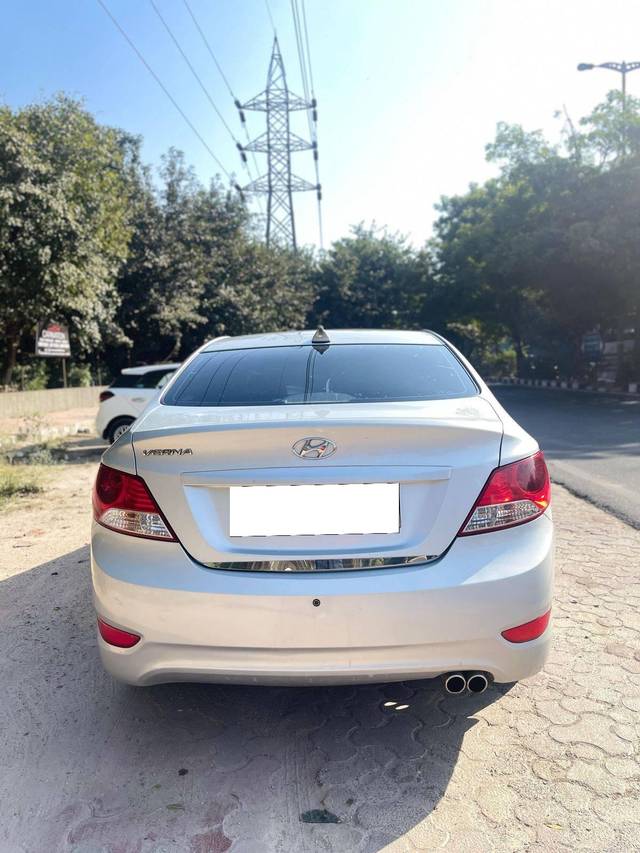 https://images10.gaadi.com/usedcar_image/4405820/original/processed_9bb67f9e58817e420ce1eada23996092.jpg?imwidth=6401