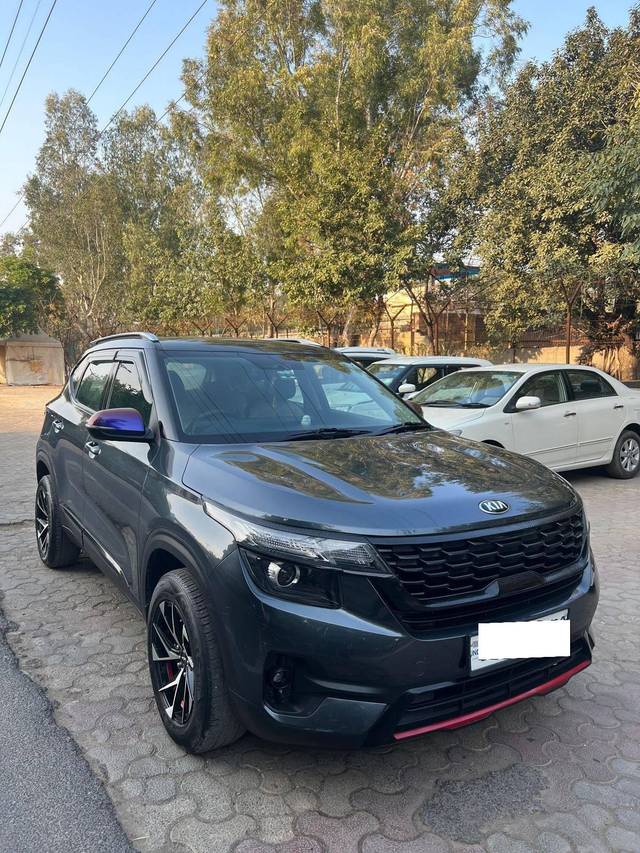 https://images10.gaadi.com/usedcar_image/4405834/original/processed_528ede6fbaf68e1aab93620a37c5a003.jpg?imwidth=6400