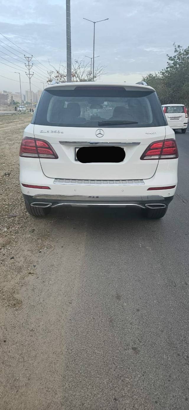 https://images10.gaadi.com/usedcar_image/4405958/original/c9da6ab4892a67c12dea1e3284c7fb74.jpg?imwidth=6402