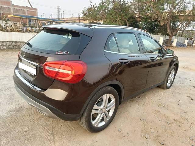 https://images10.gaadi.com/usedcar_image/4405973/original/processed_fb2e9d1fb8d557918daf4008e80107e7.jpg?imwidth=6402