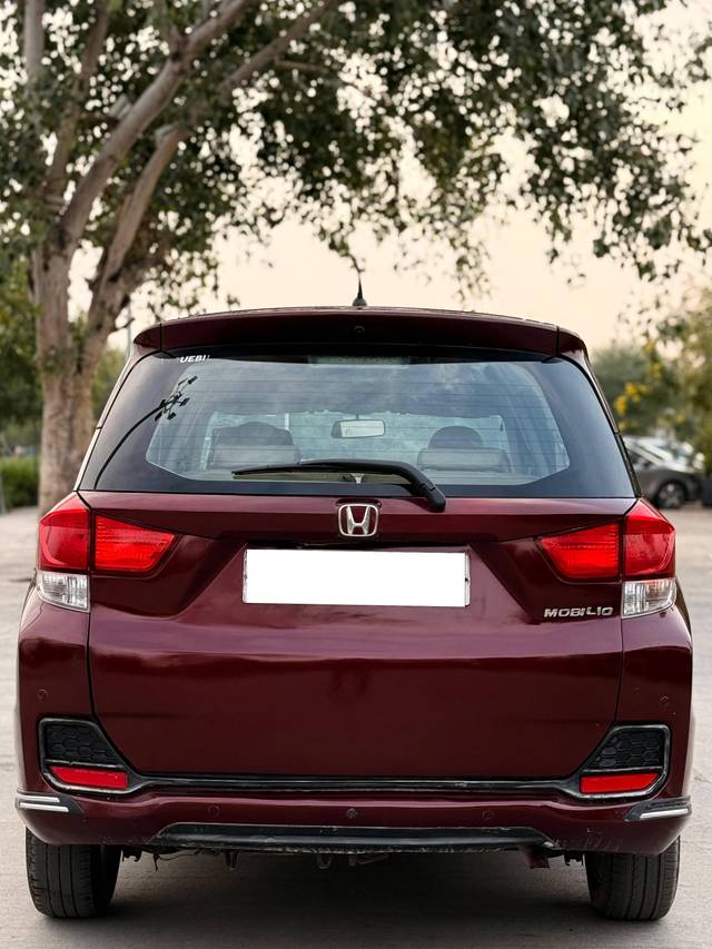 https://images10.gaadi.com/usedcar_image/4405997/original/processed_68f35d1cf495dd0550a48f9d2e4e9d2e.jpg?imwidth=6402