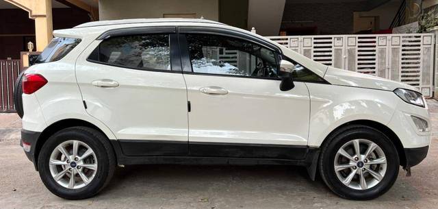 https://images10.gaadi.com/usedcar_image/4406057/original/74ac64f91c3f701c02b905d99ee2551f.jpg?imwidth=6402