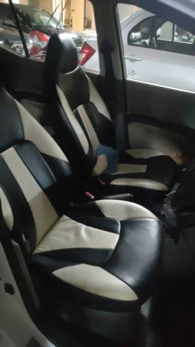 https://images10.gaadi.com/usedcar_image/4406084/original/551b120218415a348ca30f713f51acd4.jpg?imwidth=6401