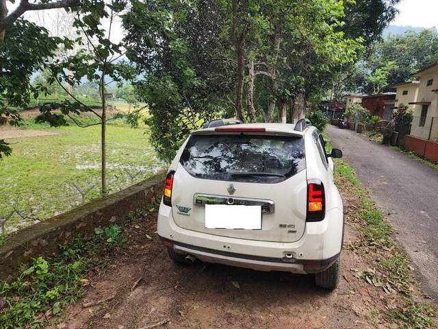 https://images10.gaadi.com/usedcar_image/4406087/original/54ad036b55ce78d5b6cb5e00b1be3360.jpg?imwidth=6401