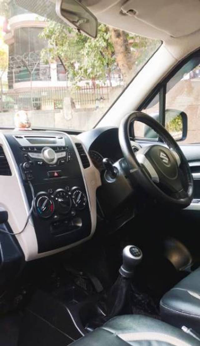 https://images10.gaadi.com/usedcar_image/4406182/original/a8fcb217f715d7123d737dcb5da08059.jpg?imwidth=6401