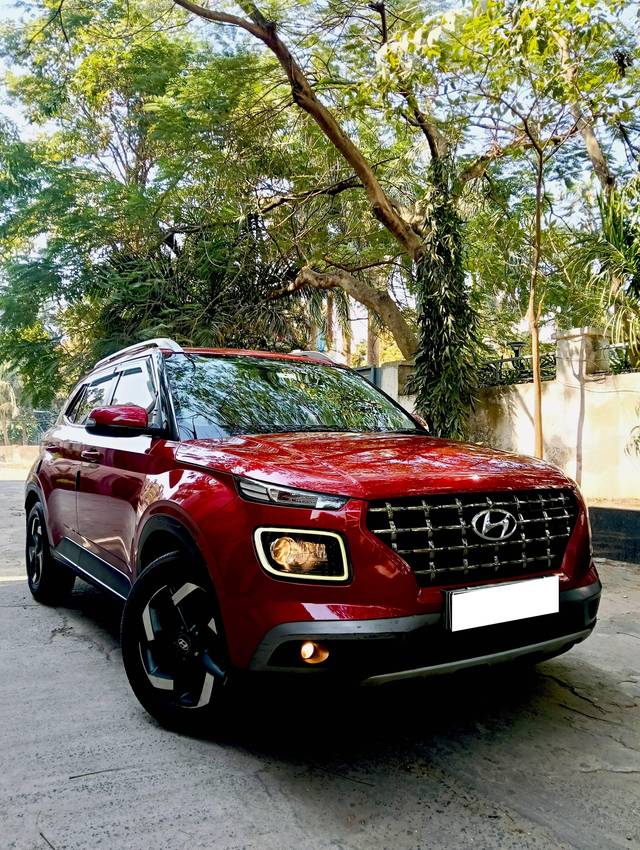 https://images10.gaadi.com/usedcar_image/4406235/original/processed_a2671c950ff58907d56569b743a9eec1.jpg?imwidth=6400