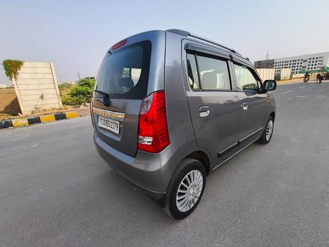 https://images10.gaadi.com/usedcar_image/4406251/original/d3e87fae46312a18b5473fc0cb8c8804.jpg?imwidth=6401