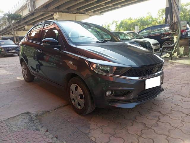 https://images10.gaadi.com/usedcar_image/4406412/original/processed_da64d3bc224e603efc4a3bfedf70f9bc.jpg?imwidth=6400