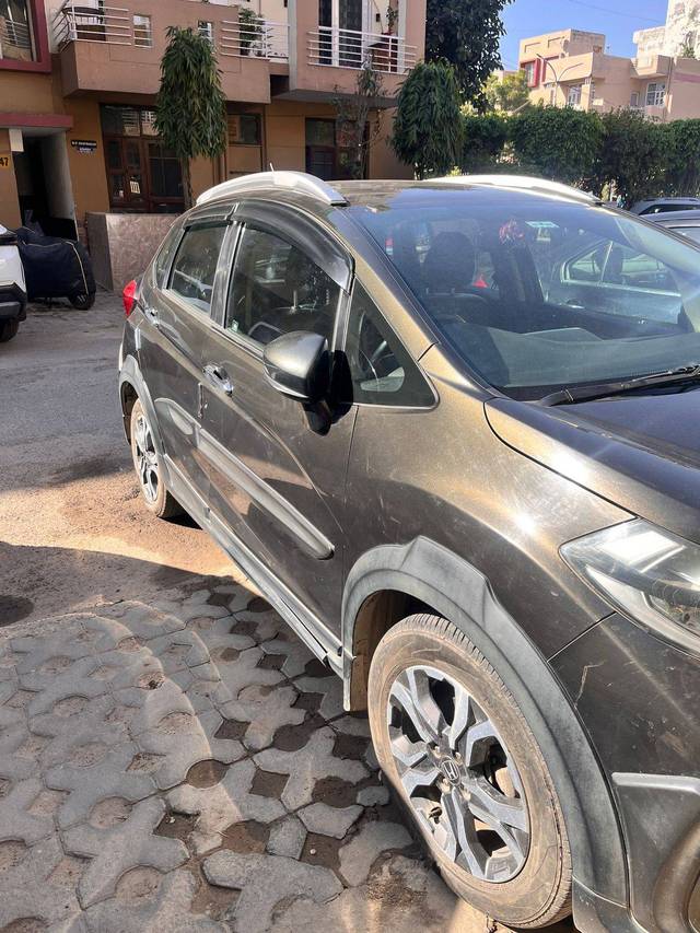 https://images10.gaadi.com/usedcar_image/4406431/original/6f469b323bd547ea654edcb8efed9319.jpg?imwidth=6400