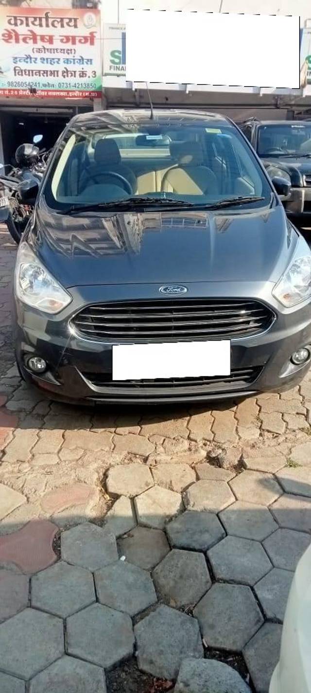 https://images10.gaadi.com/usedcar_image/4406557/original/processed_f236443dfc266323c28a4a22a5b85b2a.jpeg?imwidth=6402