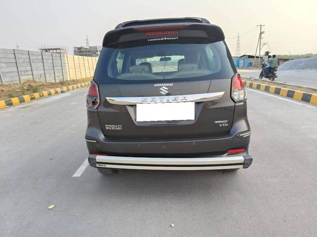 https://images10.gaadi.com/usedcar_image/4406610/original/processed_0110f1b19a05213bb9855afa21b5a0c3.jpg?imwidth=6402