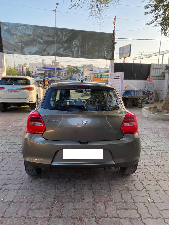 https://images10.gaadi.com/usedcar_image/4406663/original/processed_c90decc1-ab22-4674-bc54-62351ee41eec.jpg?imwidth=6401