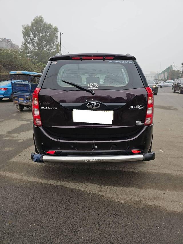 https://images10.gaadi.com/usedcar_image/4406703/original/processed_8adc785e4f15b5a3f32102b389e3b574.jpg?imwidth=6402