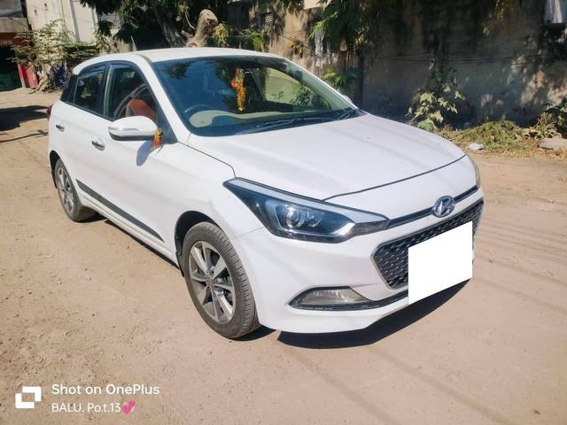 https://images10.gaadi.com/usedcar_image/4406723/original/processed_5ae5fd29399bbecfc53e4a02ecdb4db1.jpg?imwidth=6400