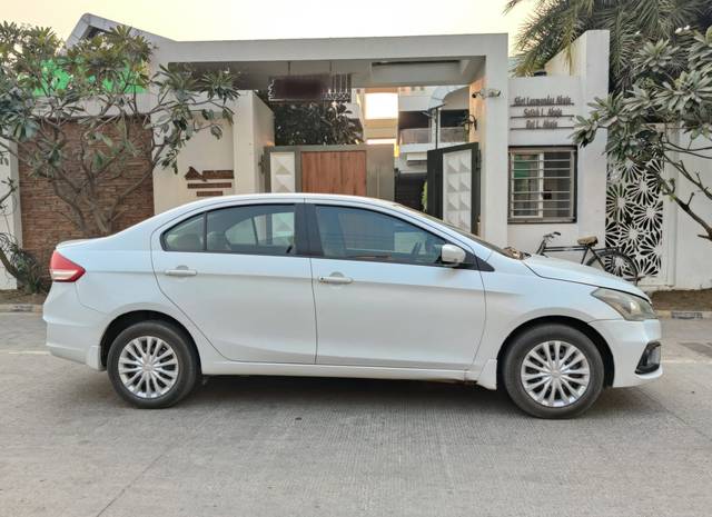 https://images10.gaadi.com/usedcar_image/4406793/original/382443c049de7b9718125381cc5579d6.jpg?imwidth=6402