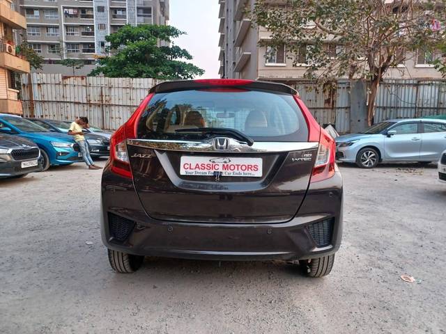 https://images10.gaadi.com/usedcar_image/4406795/original/processed_a0de834078b17e9b2417d09a7138c11a.jpeg?imwidth=6401