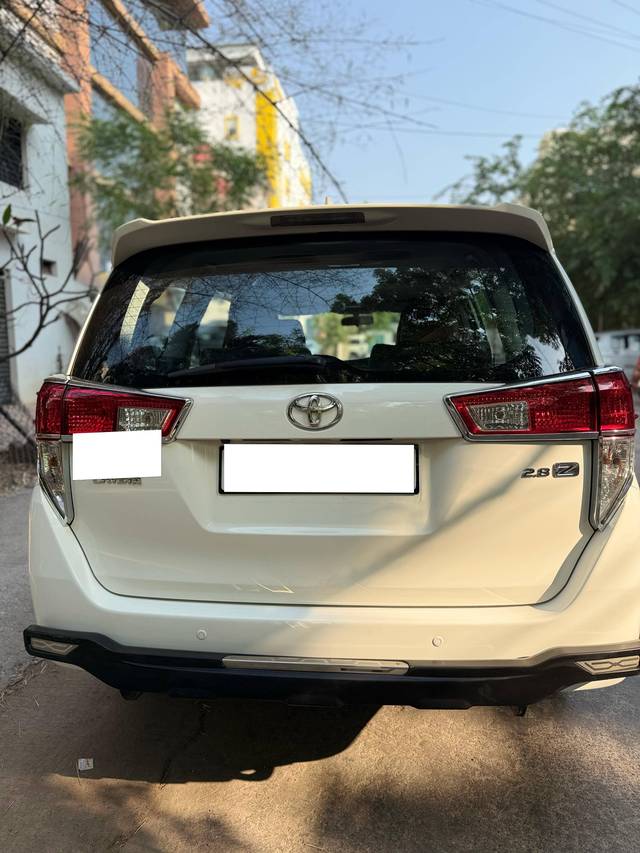 https://images10.gaadi.com/usedcar_image/4406811/original/processed_6c4a71a6f0295cfc477cf6fd9aaaa6c9.jpg?imwidth=6401