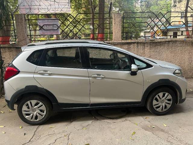 https://images10.gaadi.com/usedcar_image/4406826/original/c3036753dfd5e53535c0d8c14d5495c1.jpeg?imwidth=6401
