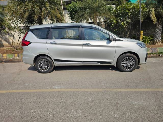 https://images10.gaadi.com/usedcar_image/4406842/original/processed_41a29696166c20d348623e9d76bd6ef8.jpg?imwidth=6401