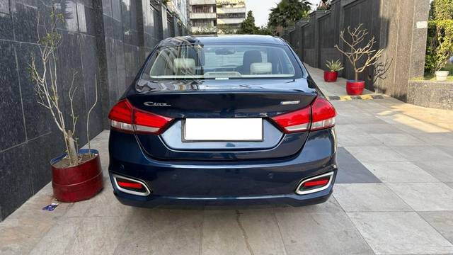 https://images10.gaadi.com/usedcar_image/4406885/original/processed_eaa1522448076cde21b11815639c1266.jpg?imwidth=6402