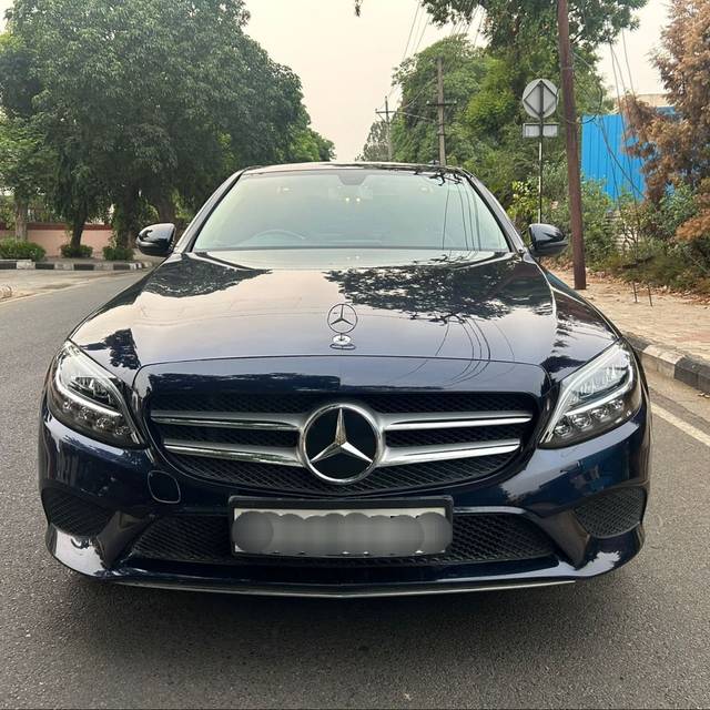 https://images10.gaadi.com/usedcar_image/4406916/original/ea4f53b8e51f6e8ab487d9f11a9d2814.jpg?imwidth=6400