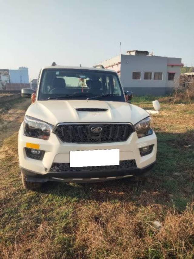 https://images10.gaadi.com/usedcar_image/4406917/original/processed_e3a2e6d1-c322-44c0-b2aa-ccecf2b7a6aa.jpg?imwidth=6402