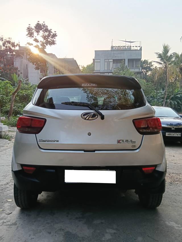 https://images10.gaadi.com/usedcar_image/4406937/original/processed_8749c2bb6a833b4a7fce8926d692738d.jpg?imwidth=6402