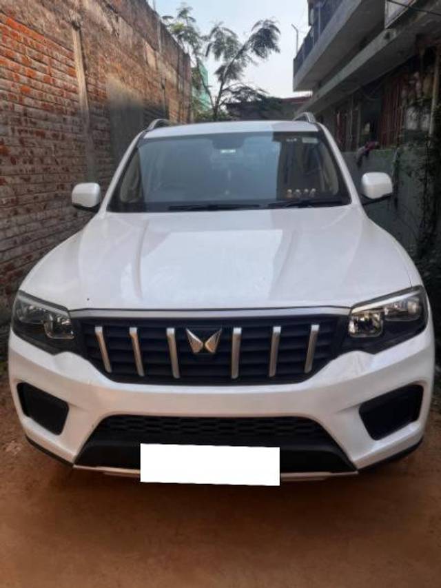 https://images10.gaadi.com/usedcar_image/4406939/original/processed_4f8f0aa6-8b63-4962-b4da-d5f3d1e0f3cd.jpg?imwidth=6400