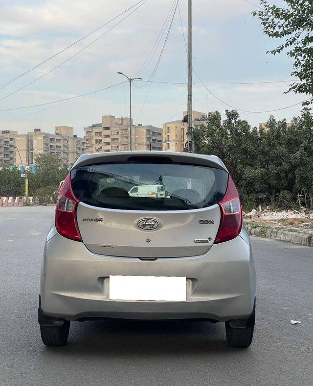 https://images10.gaadi.com/usedcar_image/4407113/original/processed_e451dd6b94f74e0c7c62f4a16f2488e5.jpg?imwidth=6402