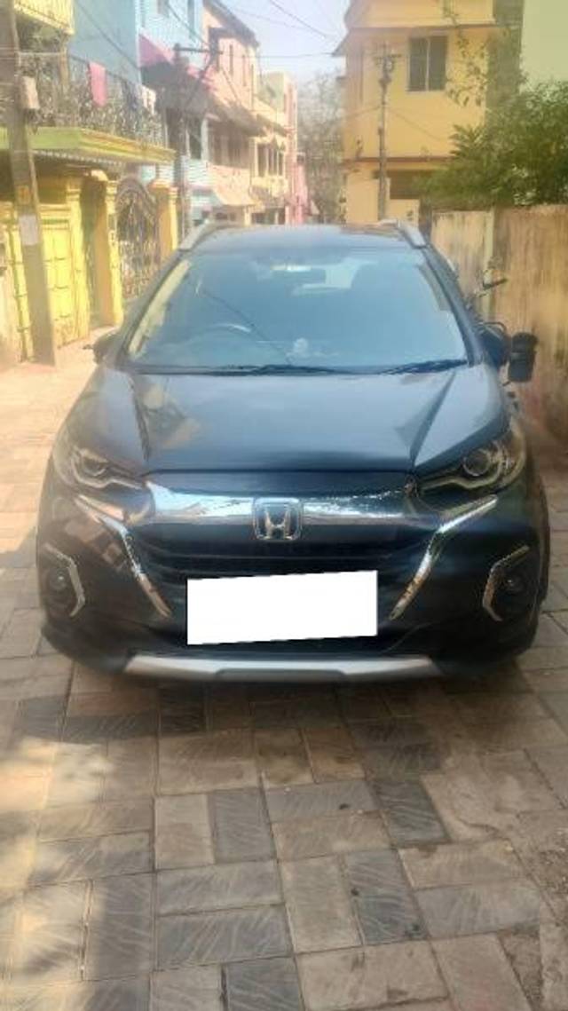 https://images10.gaadi.com/usedcar_image/4407256/original/processed_698a7e72-8ef4-40db-9542-63639b56001d.jpg?imwidth=6400