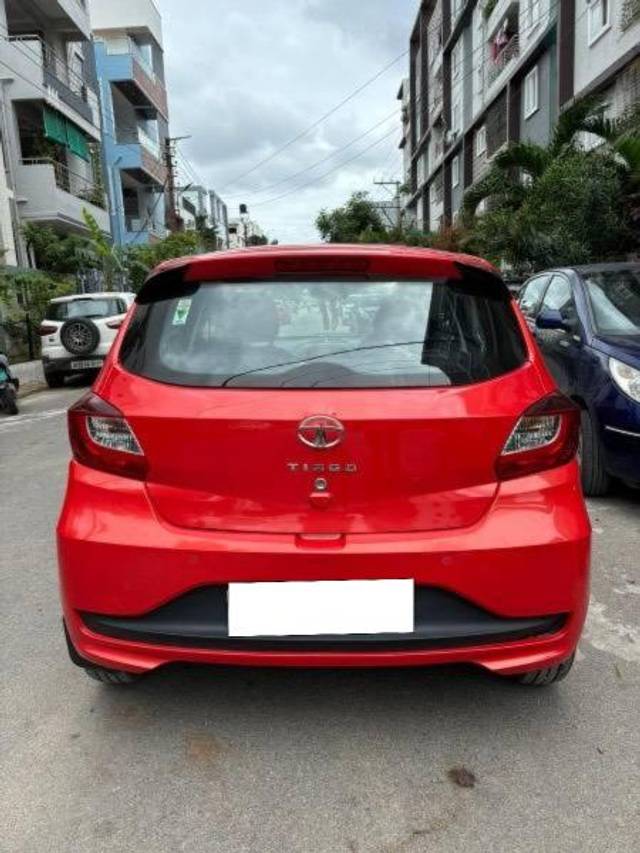 https://images10.gaadi.com/usedcar_image/4407328/original/processed_1e9d6072-e4bb-4033-807b-851dc704d9fb.jpeg?imwidth=6402