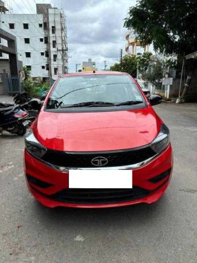 https://images10.gaadi.com/usedcar_image/4407328/original/processed_a12d345a-24b2-421f-b73e-d98a213712e9.jpeg?imwidth=6400