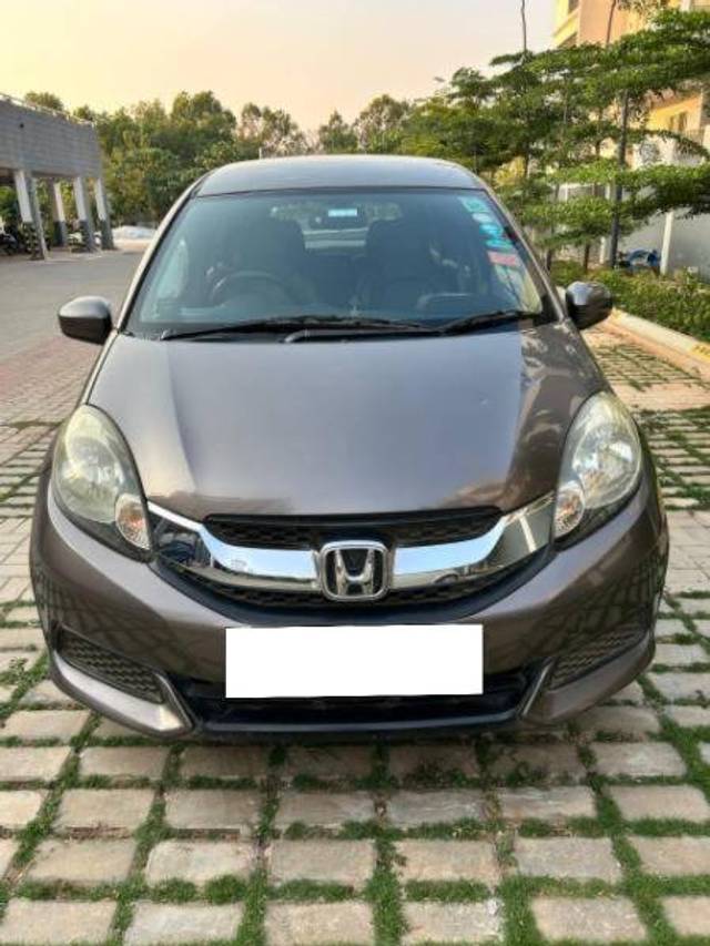 https://images10.gaadi.com/usedcar_image/4407342/original/6ea9f1b756a1c1aea273ff9d7cef0477.jpeg?imwidth=6402