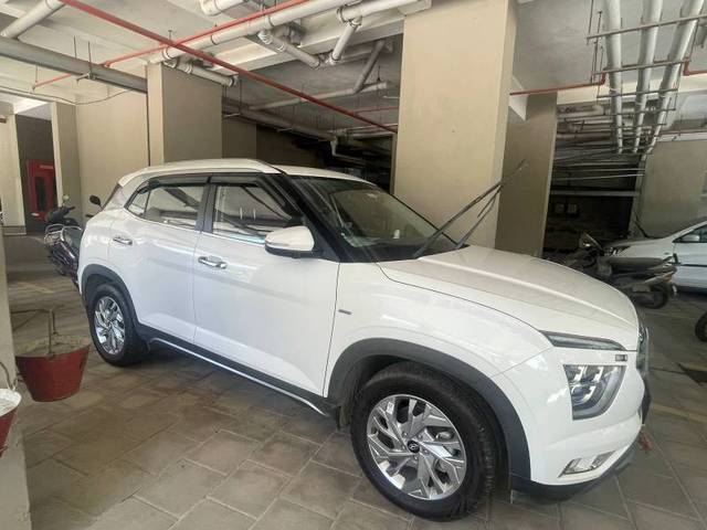 https://images10.gaadi.com/usedcar_image/4407343/original/f4d9c34f2016125eb6ba52bbcab8619a.jpeg?imwidth=6402