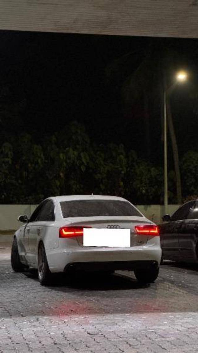 https://images10.gaadi.com/usedcar_image/4407352/original/34ef1d98abd5b15154fe3086fa913a52.jpeg?imwidth=6402