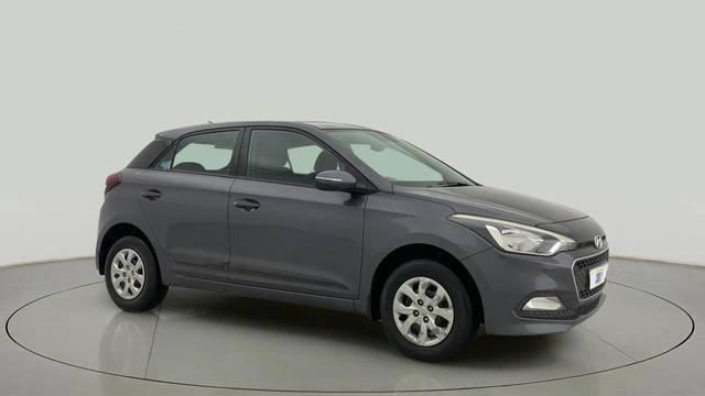 https://images10.gaadi.com/usedcar_image/4407401/original/4fc9a8908354c481b36efe5e739ee05c.jpg?imwidth=6400