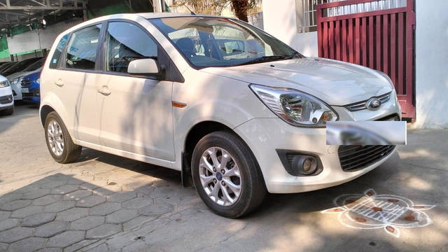 https://images10.gaadi.com/usedcar_image/4407422/original/794af0d485ffb92010955378d7a8d406.jpg?imwidth=6400