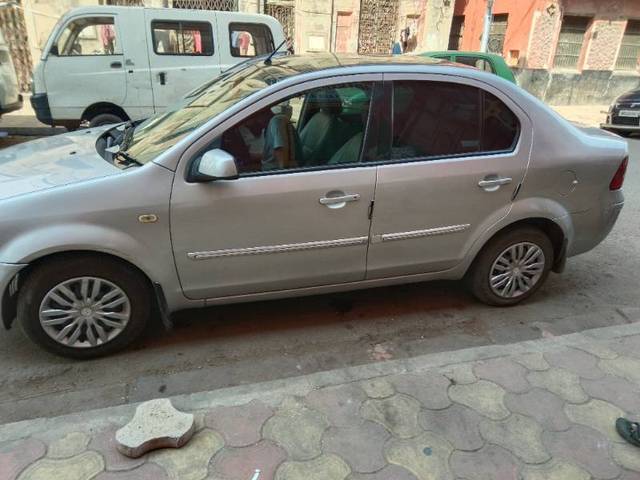 https://images10.gaadi.com/usedcar_image/4407424/original/65d949b69f5a3c24f66449240704b008.jpg?imwidth=6402