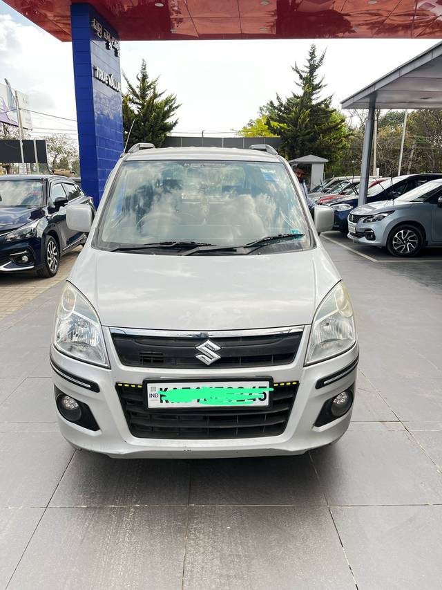 https://images10.gaadi.com/usedcar_image/4407523/original/bf5397b244e6d36b7ccdef11d21d3038.jpg?imwidth=6400