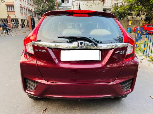 https://images10.gaadi.com/usedcar_image/4407527/original/processed_05a7672cb1ca1636dc08551132c077a9.jpg?imwidth=6402