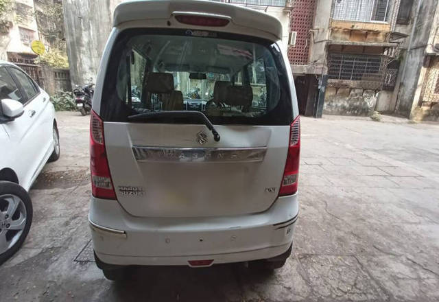 https://images10.gaadi.com/usedcar_image/4407586/original/40910cf23364df7c8b43dc92531432ff.jpg?imwidth=6401