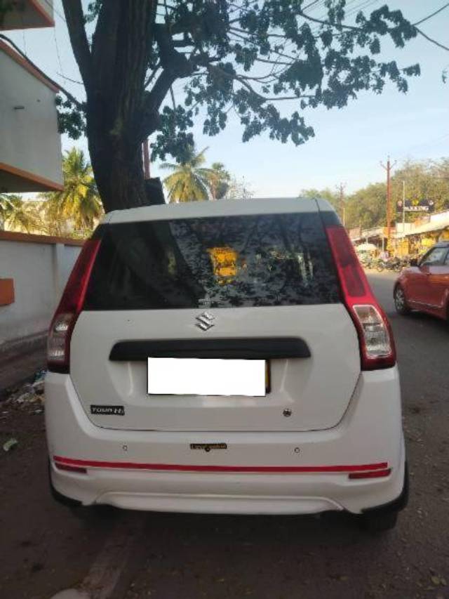 https://images10.gaadi.com/usedcar_image/4407598/original/processed_13c32867-6b0b-4b3e-91c7-ed063a33a81f.jpg?imwidth=6402