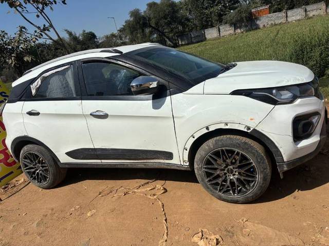 https://images10.gaadi.com/usedcar_image/4407622/original/dd2ef642ee9d788ce01be59035311e12.jpg?imwidth=6402