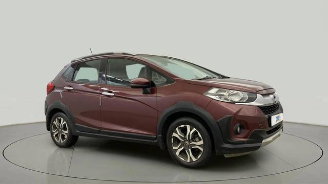 https://images10.gaadi.com/usedcar_image/4407691/original/6d940a207d1763008600ad10bc17b203.jpg?imwidth=6400