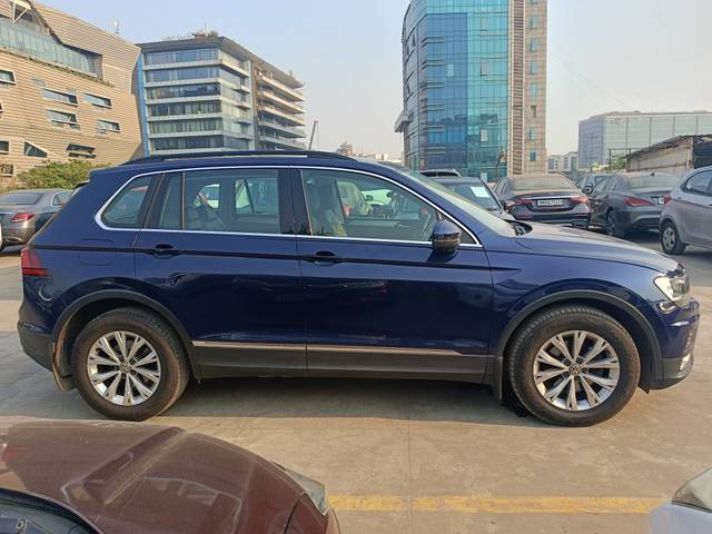 https://images10.gaadi.com/usedcar_image/4408098/original/be06e30d079023f962b5a439e8b7fe33.jpg?imwidth=6402